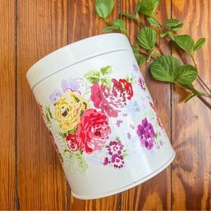 Pioneer Woman tin canister.